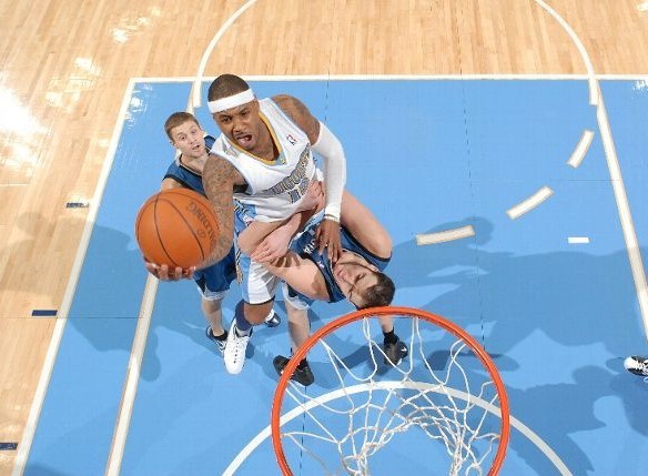 位球员在其 位球员在其